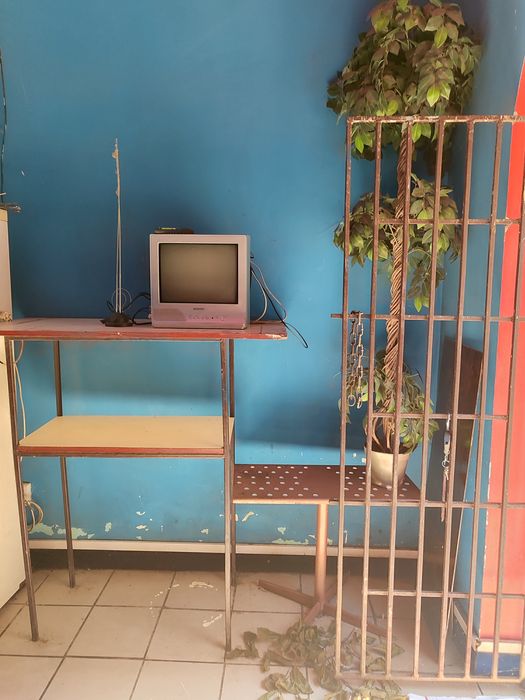 Здам в аренд приміщення 30 м.2 в новому районі, є відеонагляду охорона . Раніше було магазин - кафе.ціна10000грн може бути під склад . - View 4
