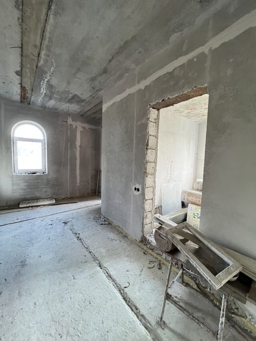 Без комісії! Продаж просторого будинку 205.8 м2 з великою територією біля Пустомит