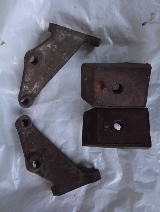 Крепления двигателя газ 21