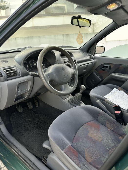 Renault Clio 1.2 / Ar condicionado