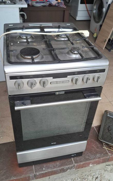 kuchnia gazowo elektryczna srebrna szer 50cm