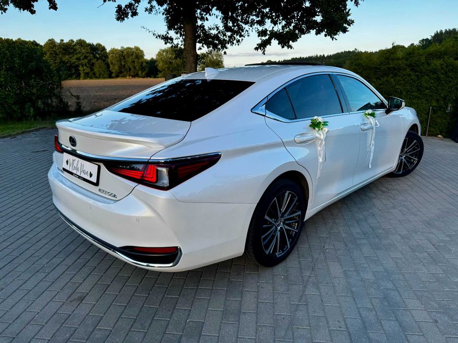 Auto do ślubu Lexus