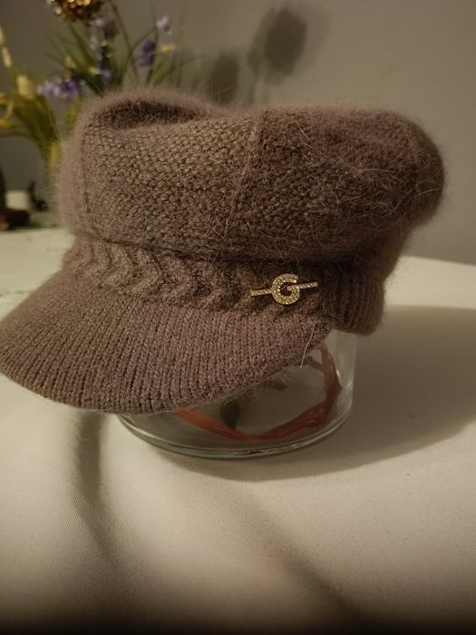 Czapka z daszkiem damska zimowa nowa