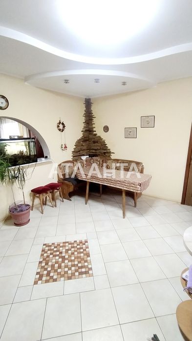 Продам 2 дома на одном участке в центре Ленпосёлка, 10 соток земли