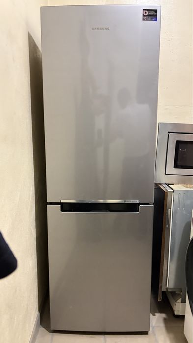 Frigorífico Samsung RB29FSRNDSA No Frost, muito bom estado, 290L”