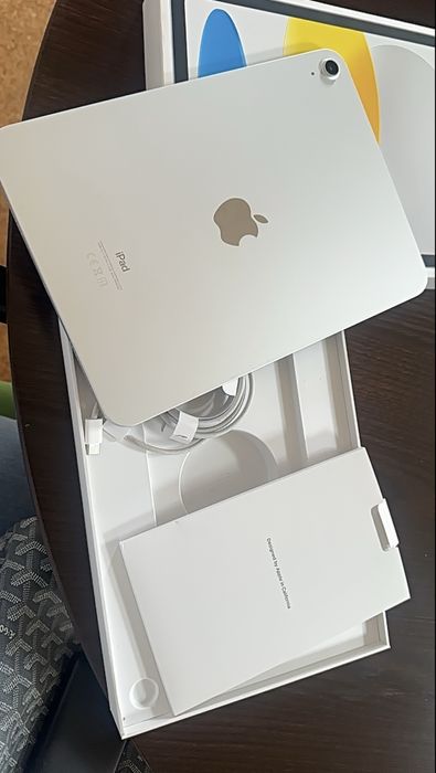Ipad 10 gen, 64g. Como novo e com teclado
