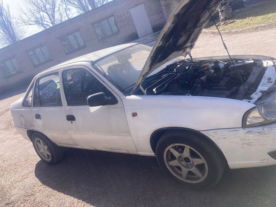 Продаю машину Daewoo nexia N-150 2011 год