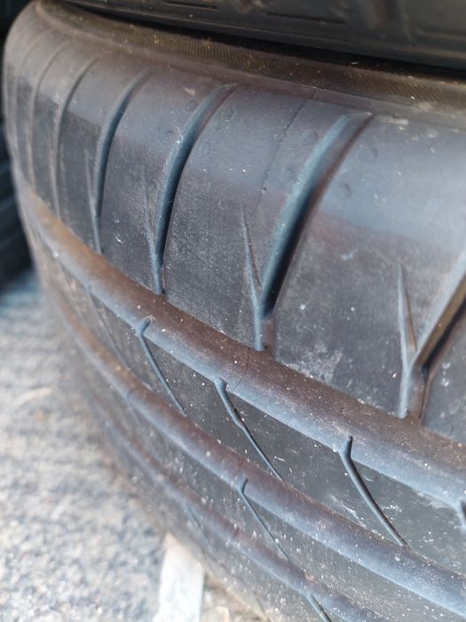 Продаються шини  235/45 R 17 . 97 Y.
