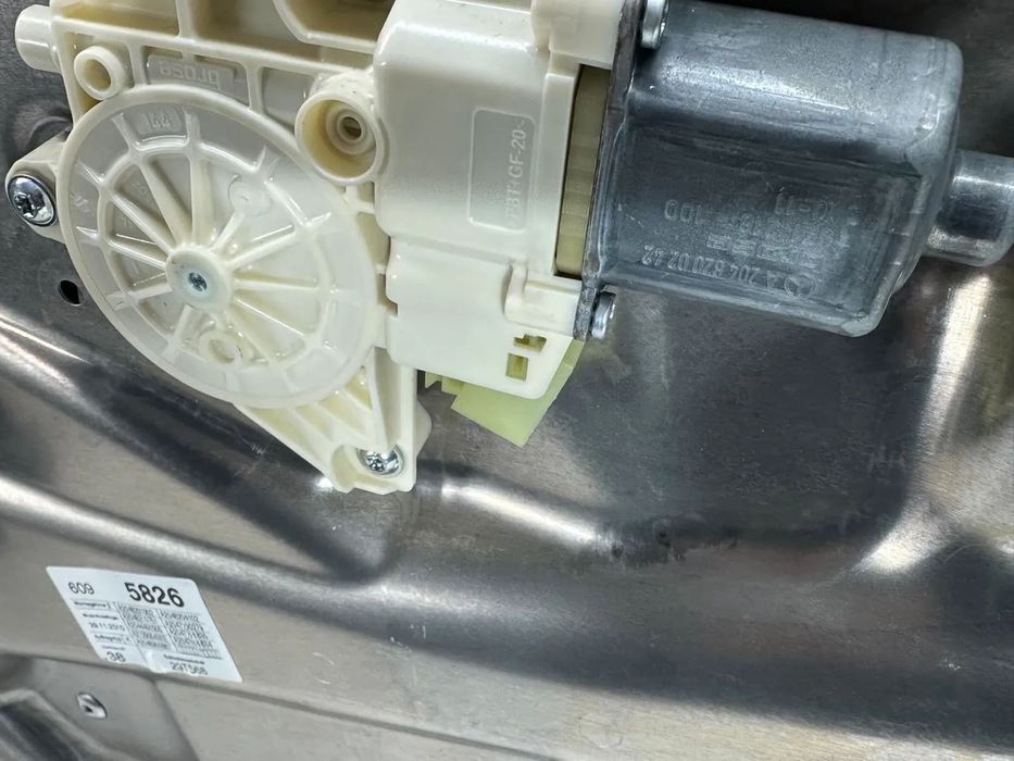 Elevador Frente / Trás Direito / Esquerdo - Mercedes C (W204)