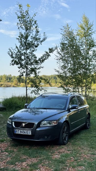 продам автомобіль Volvo v50