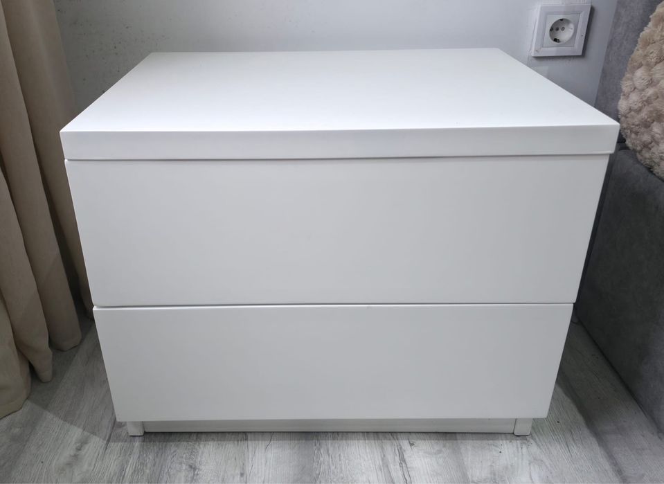 Mesa de cabeceira + comoda
