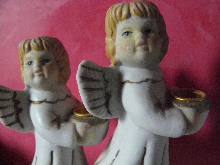 Figurka świecznik 4 aniołki wysokość 15 x 22 x 6 cm porcelana