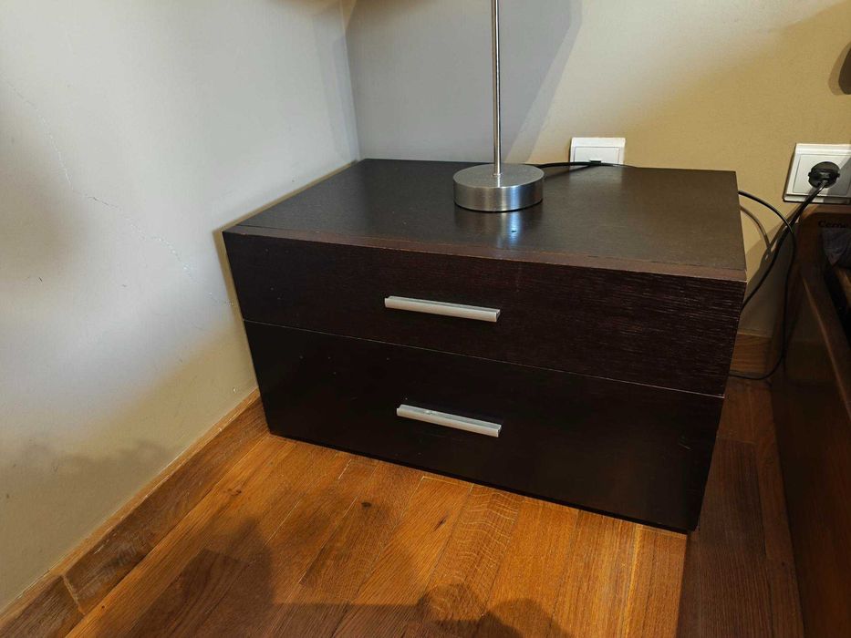 Mesa de cabeceira/apoio