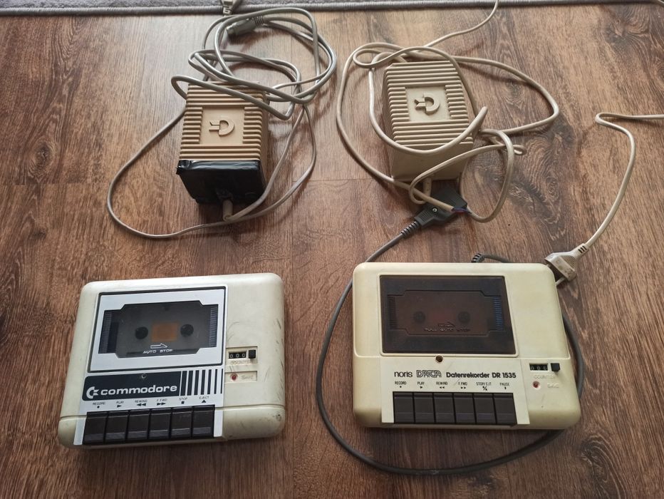 Commodore zasilacze magnetofony