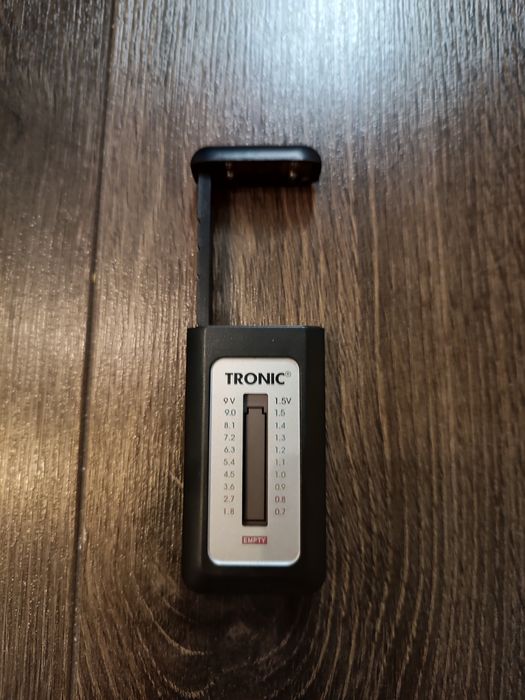 Цифровий тестер батарейок Tronic