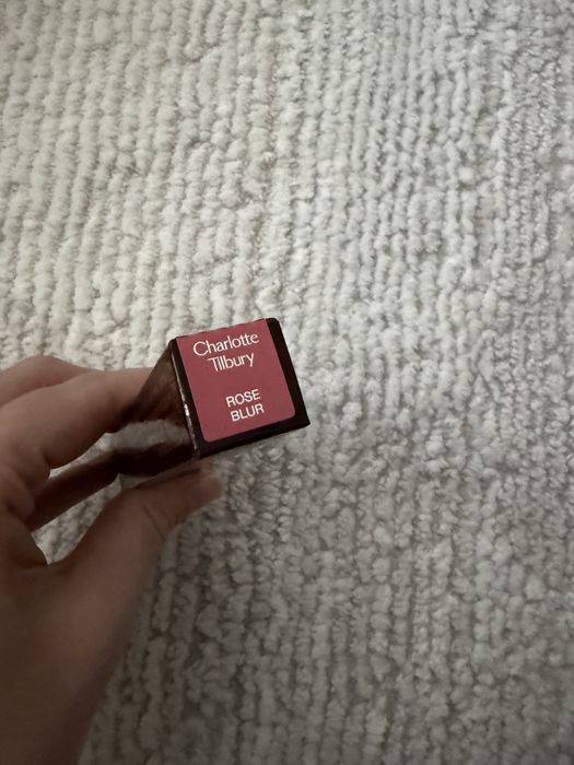 Косметика Charlotte Tilbury тіні/ хайлайтер/ помада