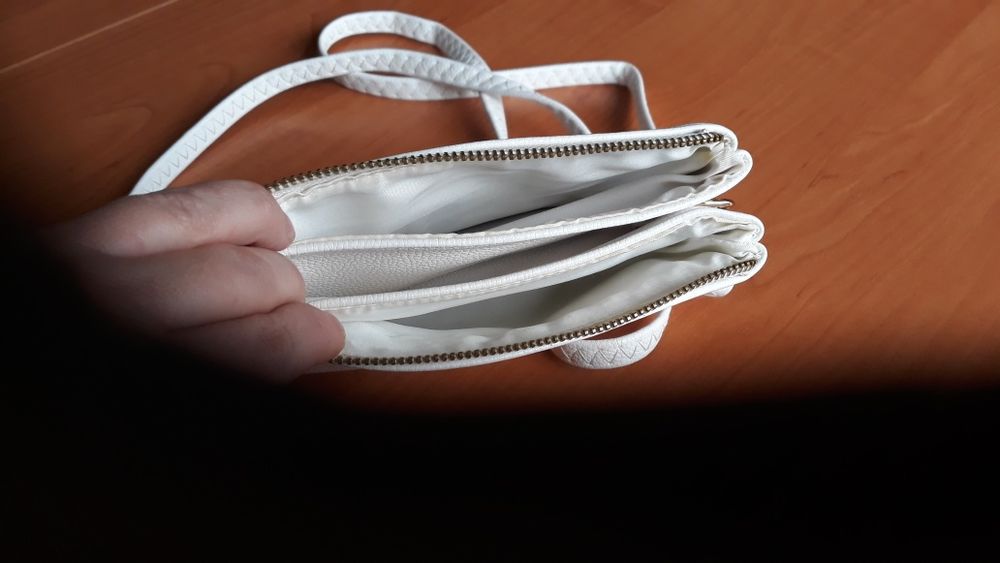 Biala    Torebka 20cmx12cm