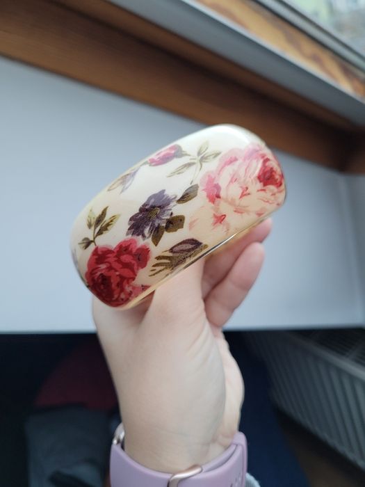 Bransoleta w żywicy