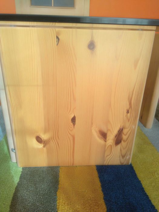 Stolik kawowy ze szklanym blatem