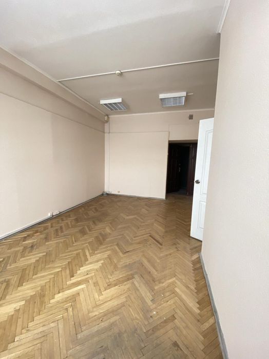 Оренда офісу на вул. Євгенія Сверстюка,23 на 33,6 м²