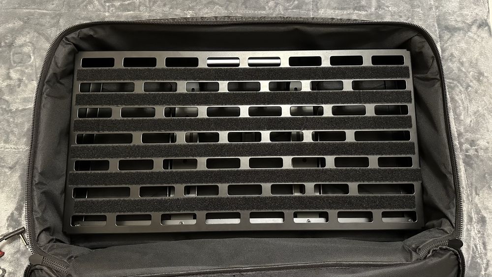 Pedalboard Rockboard Quad 4.2 B com respetivo saco (NOVA)