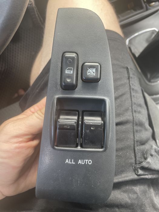 Блок склопідйомника toyota avensis T25