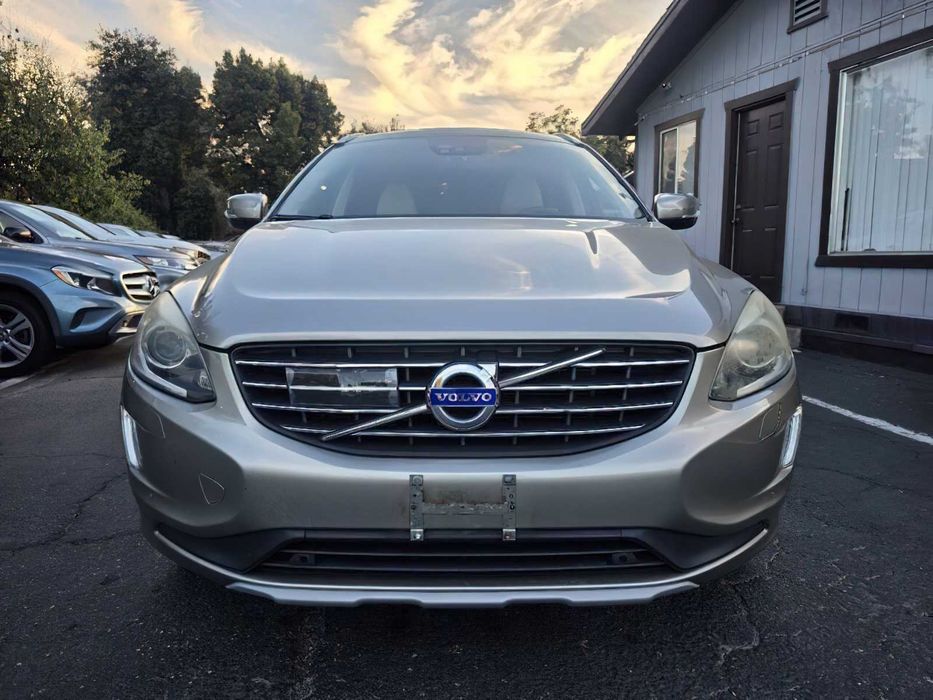 Volvo XC60      2016