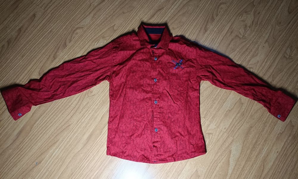 Дитяча червона сорочка з ґудзиками Bland
Мірки:
Д