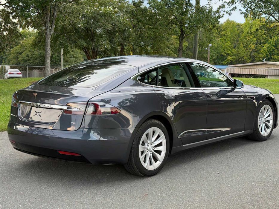 Tesla Model S      2017
