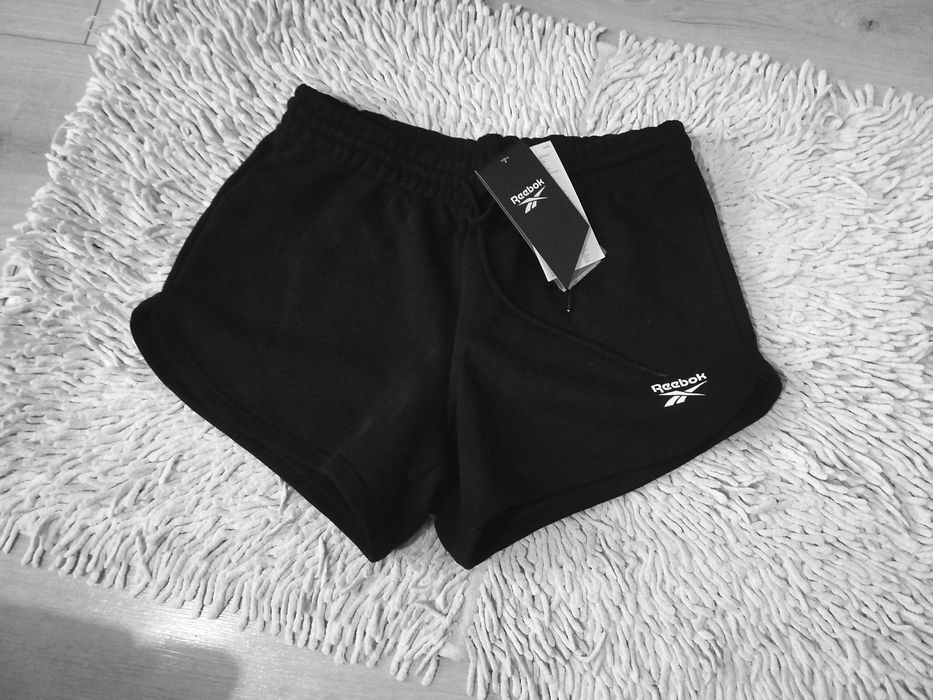 Damskie krótkie spodenki szorty sportowe treningowe Reebok XS 34 nowe