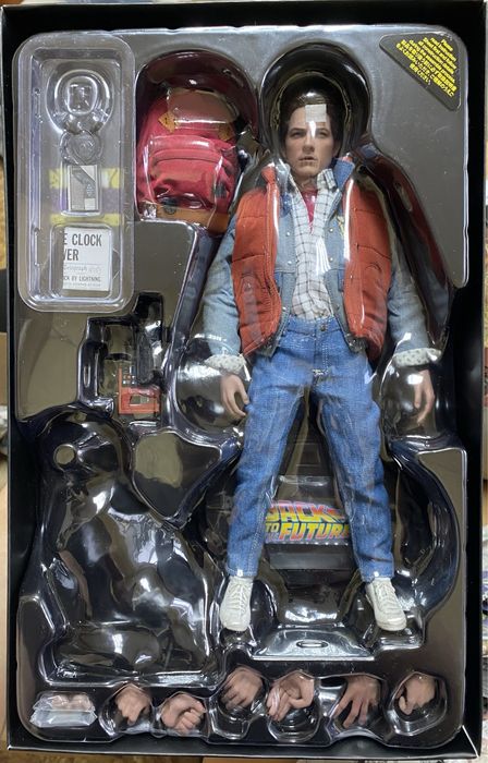 Фігурка 1/6 Hot Toys MMS573 BACK TO THE FUTURE Marty Mcfly No