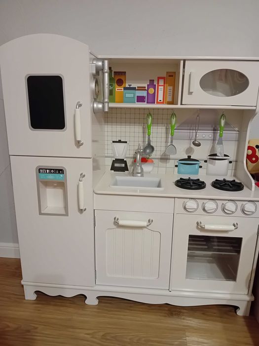 Kuchnia drewniana  dla dzieci plus akcesoria