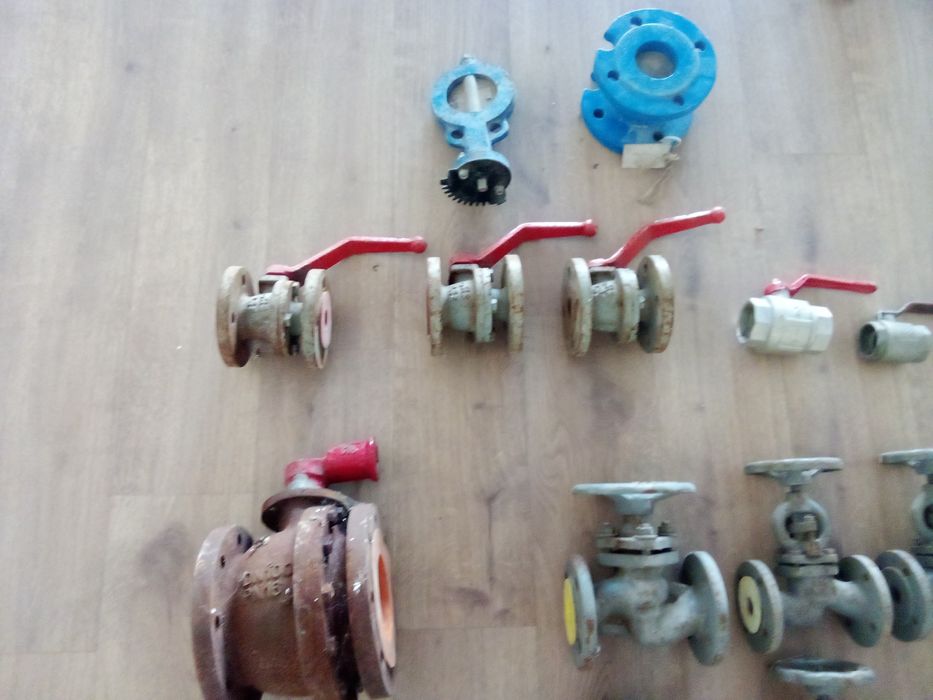 Vendo válvulas industriais