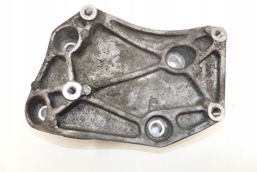 Łapa / wspornik silnika NISSAN NT400 Cabstar ZD30 3.0 DCI Euro6