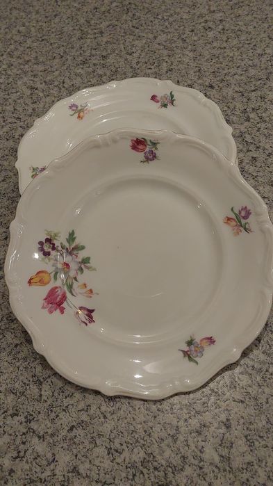 Porcelanowe talerzyki deserowe