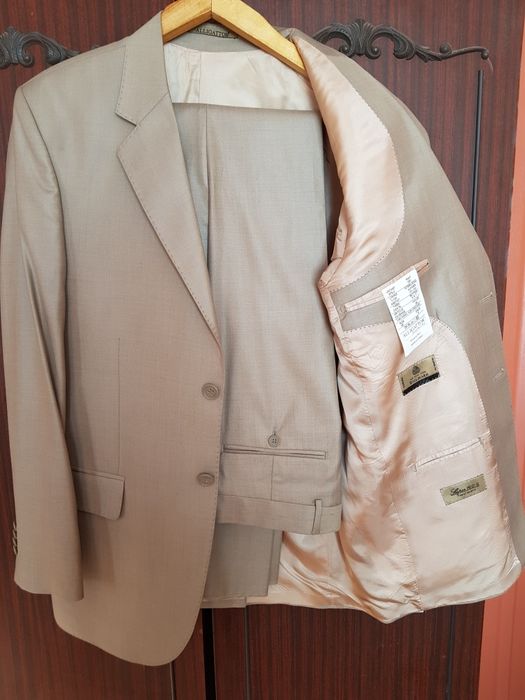 Продам новий чоловічий костюм , розмір 48