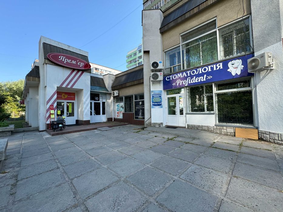 Приміщення з окремим входом на Митниці