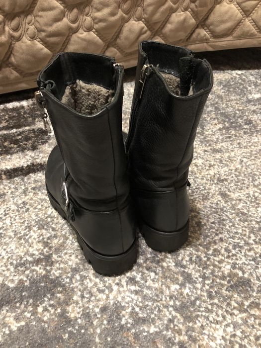 Жіночі шкіряні сапоги