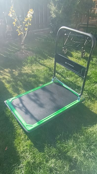 Sprzedam prawie nową platformę transportową.