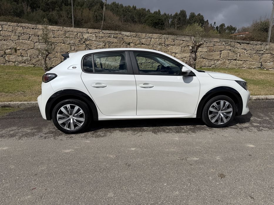 Peugeot  e - 208