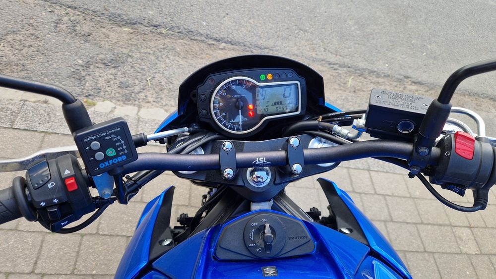 Suzuki GSR 750 rok 2016 przebieg 25 tys km