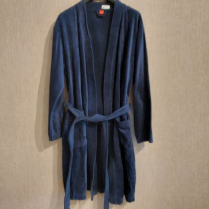 Практически новый мужской махровый халат HUBER