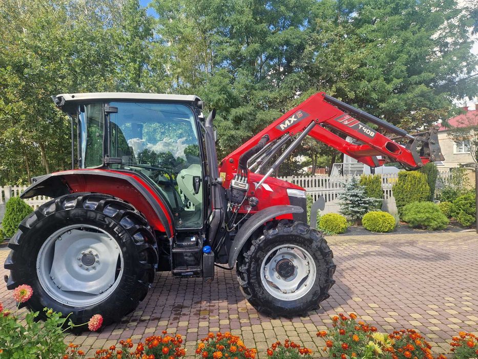 Ciągnik rolniczy Massey Ferguson 5708