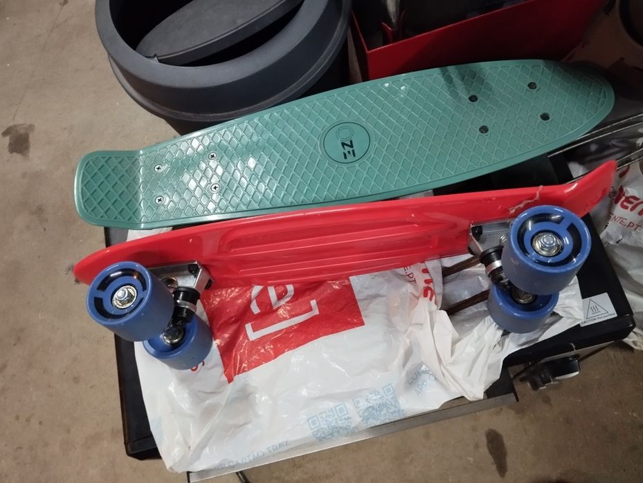 Dois skateboard pouco usados