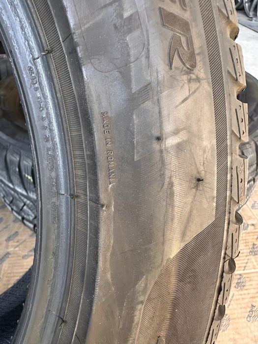 Резина зимная.    Pirelli.    225.50.17.    Romania