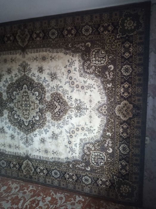 Продам шерстяной ковер 3*4 м в хорошем состоянии