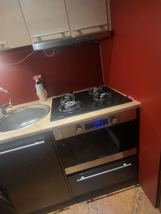 Meble kuchenne narożne z AGD – zlew, płyta gazowa, piekarnik  gratis