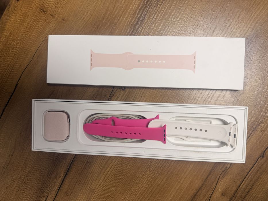 Смарт-годинник Apple Watch Series 5 GPS 40mm Gold Aluminum