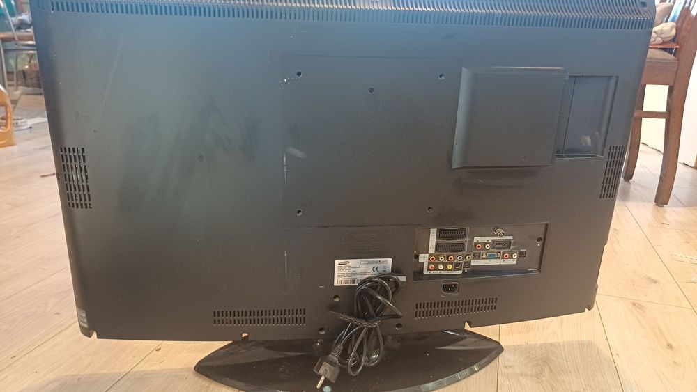 TV LCD samsung 32" model LE 32S62B