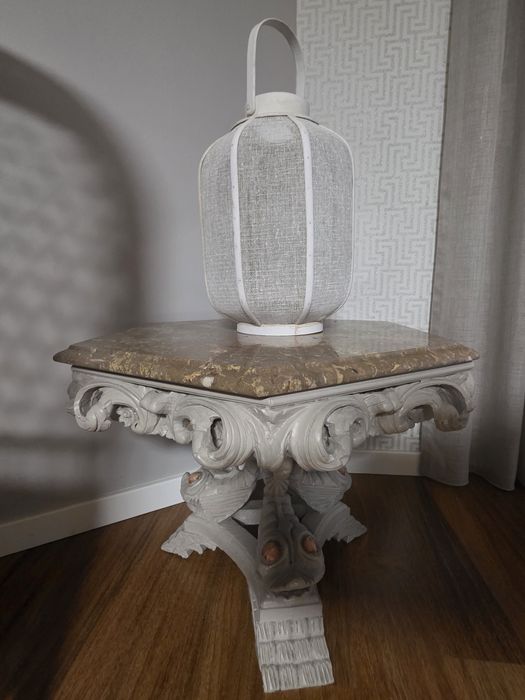 Mesa de centro/ apoio em mármore